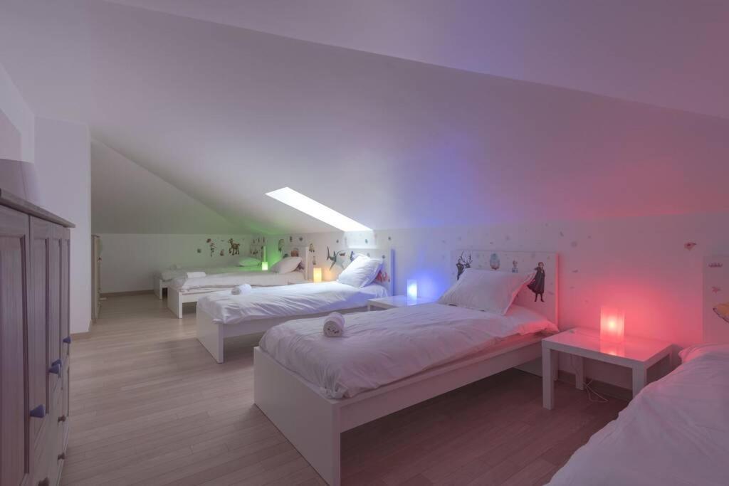 Family Disneyland Apartment 마그니 레 홍그레 외부 사진